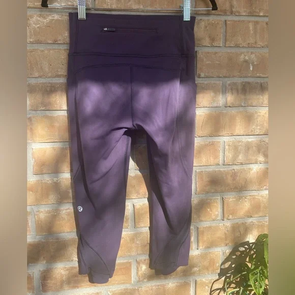 Lululemon Pace Perfect Crop (17") in Boysenberry ~ Size 4 - Picture 9 of 12